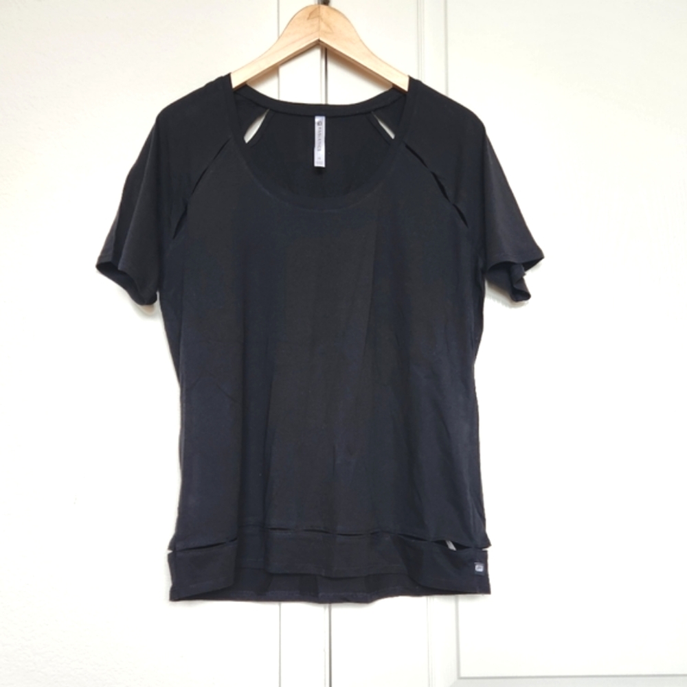 New Fabletics River Tee - image 5